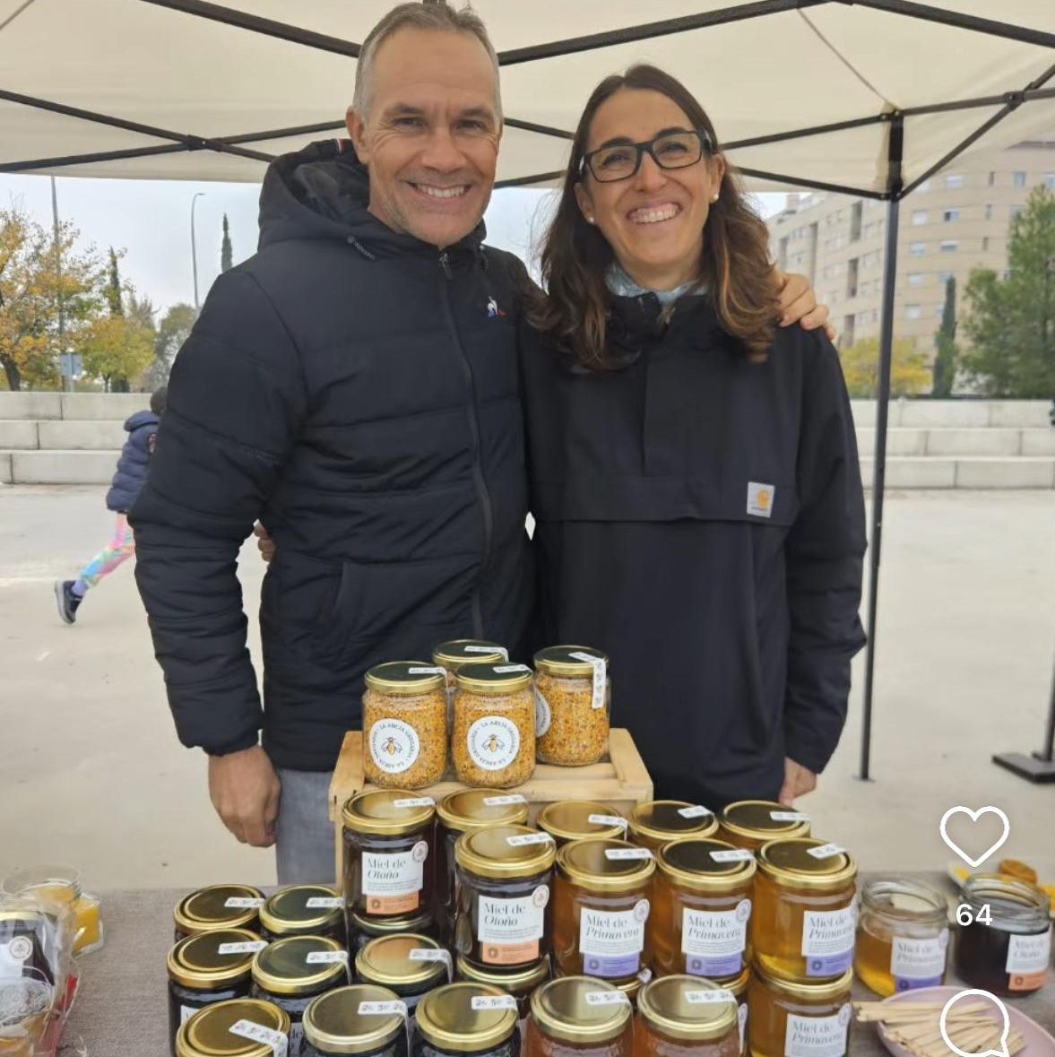 Pablo y Juani formamos la Abeja Gregaria